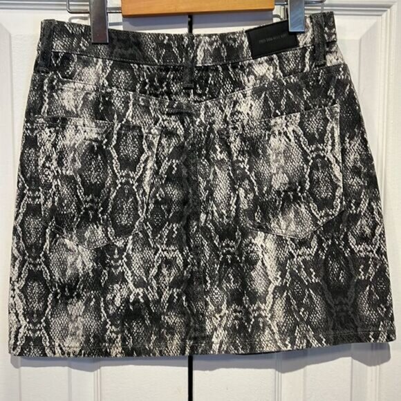 Zara denim snakeskin mini skirt Size Small - Picture 5 of 8